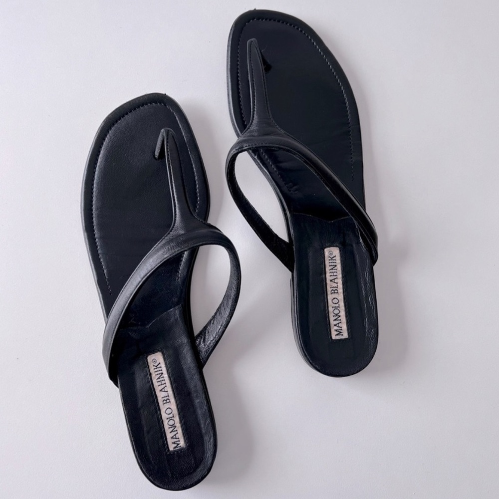 🔥SOLD🔥Manolo Blahnik Leather Thongs Sandals Size 38/6.5